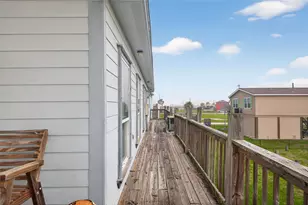 994 Nassau Dr, Crystal Beach, TX 77650 - Photo 16