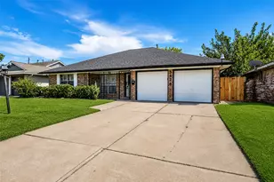 5426 Fairgreen Ln, Houston, TX 77048 - Photo 2