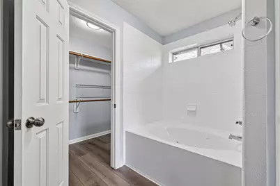 8810 Barron Wood Circle Circle, Houston, TX 77083 - Photo 16