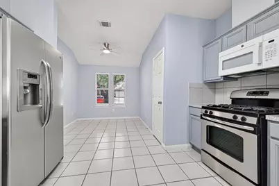 8810 Barron Wood Circle Circle, Houston, TX 77083 - Photo 10