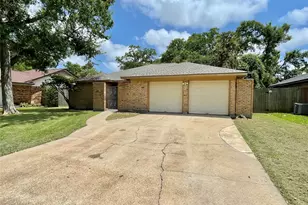 241 Crestwood St, Clute, TX 77531 - Photo 1