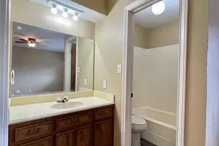 241 Crestwood St, Clute, TX 77531 - Photo 14