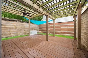 1609 St Charles St, Houston, TX 77003 - Photo 10