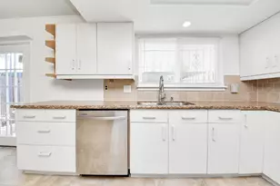 10372 Hammerly Blvd, Houston, TX 77043 - Photo 12