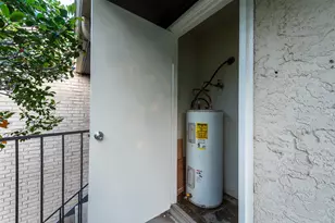 2021 Spenwick Dr, Houston, TX 77055 - Photo 18