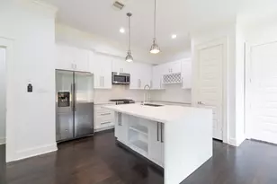 1032 W 21st St, Houston, TX 77008 - Photo 4
