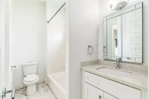 1032 W 21st St, Houston, TX 77008 - Photo 8