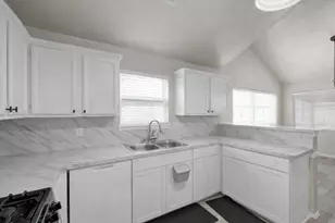 29206 Stapleford St, Spring, TX 77386 - Photo 10