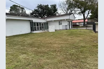 5005 Tamarach Drive, Baytown, TX 77521 - Photo 8