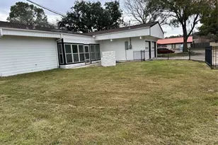 5005 Tamarach Dr, Baytown, TX 77521 - Photo 8