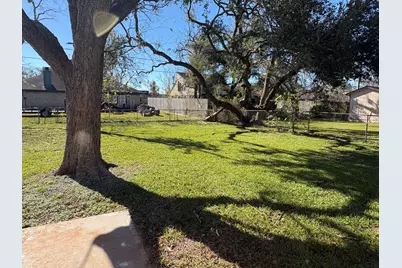 136 Talisman Street, Lake Jackson, TX 77566 - Photo 16