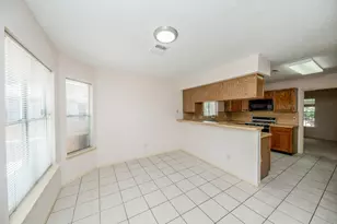 13211 Rosstown Dr, Sugar Land, TX 77478 - Photo 12