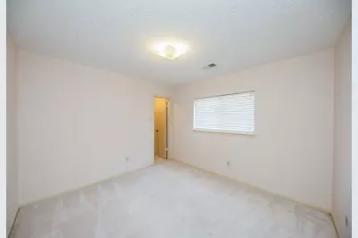 13211 Rosstown Drive, Sugar Land, TX 77478 - Photo 18