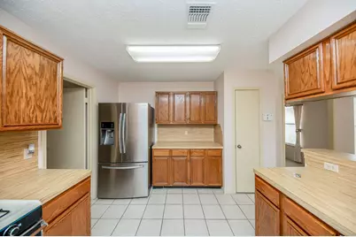 13211 Rosstown Drive, Sugar Land, TX 77478 - Photo 14