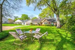 531 Briar Path Dr, Houston, TX 77079 - Photo 2