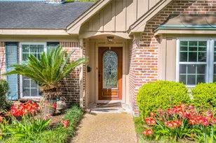 531 Briar Path Dr, Houston, TX 77079 - Photo 4