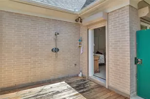 204 Oak Dr, Friendswood, TX 77546 - Photo 46