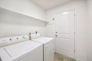 143 W Village Knoll Cir, The Woodlands, TX 77381 - Photo 20