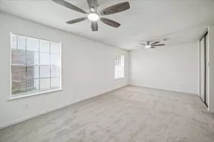 143 W Village Knoll Cir, The Woodlands, TX 77381 - Photo 18