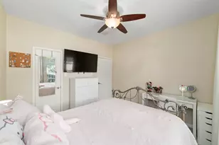 102 Barrington Pointe Ct, League City, TX 77573 - Photo 16