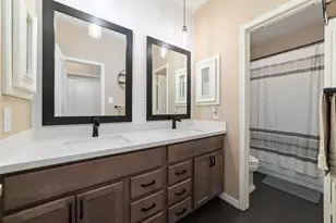102 Barrington Pointe Ct, League City, TX 77573 - Photo 12