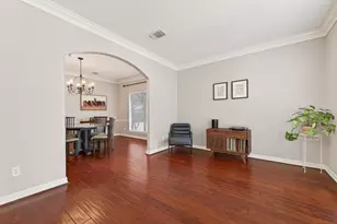 4218 Magnolia Ln, Sugar Land, TX 77478 - Photo 6