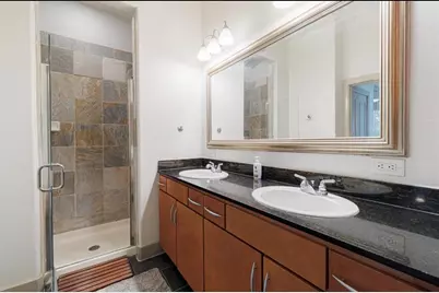 1901 Post Oak Boulevard #3205, Houston, TX 77056 - Photo 12