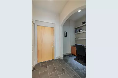 1901 Post Oak Boulevard #3205, Houston, TX 77056 - Photo 8