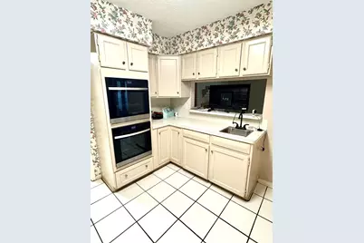 14213 Lost Meadow Lane, Houston, TX 77079 - Photo 10