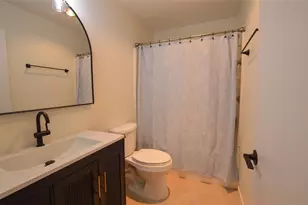 6814 Marshall Pl Dr, Beaumont, TX 77706 - Photo 18
