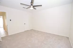 6814 Marshall Pl Dr, Beaumont, TX 77706 - Photo 16