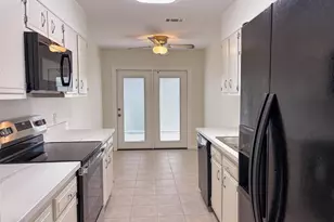 6814 Marshall Pl Dr, Beaumont, TX 77706 - Photo 6