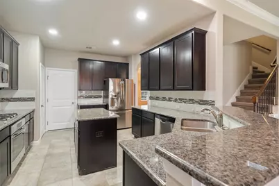 9011 Newcroft Court, Tomball, TX 77375 - Photo 8