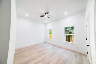 331 Delaware St, Houston, TX 77029 - Photo 10