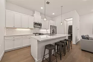 315 Cyclamen St, Houston, TX 77018 - Photo 10