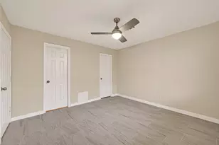 11118 Stroud Dr, Houston, TX 77072 - Photo 18