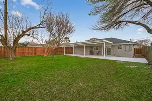 11118 Stroud Dr, Houston, TX 77072 - Photo 2