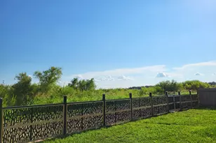 2506 Solitude, Deer Park, TX 77536 - Photo 4