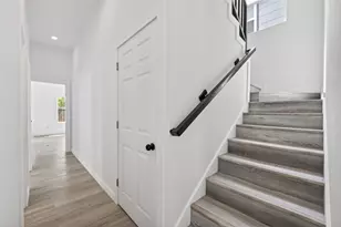 9007 Hilda St, Houston, TX 77033 - Photo 6