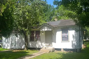 805 Texas St, Wharton, TX 77488 - Photo 1