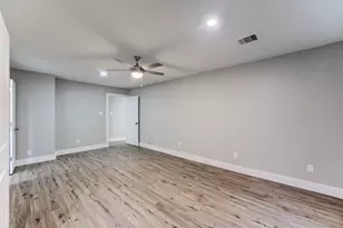 5535 Elm Springs Dr, Houston, TX 77048 - Photo 8