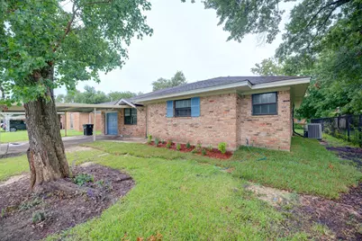 5535 Elm Springs Drive, Houston, TX 77048 - Photo 1