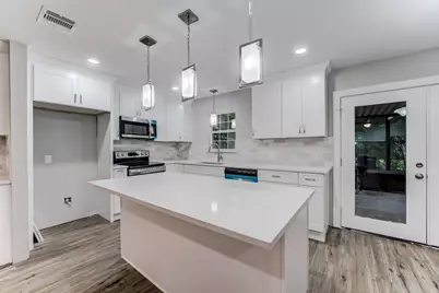 5535 Elm Springs Drive, Houston, TX 77048 - Photo 14