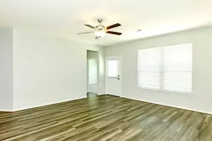 6718 Coral Bells Ln, Dickinson, TX 77539 - Photo 14