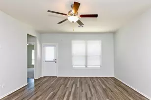 6718 Coral Bells Ln, Dickinson, TX 77539 - Photo 12