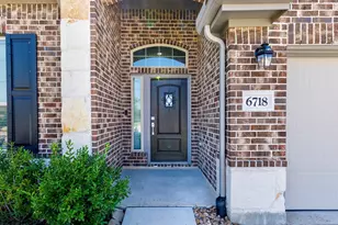 6718 Coral Bells Ln, Dickinson, TX 77539 - Photo 2