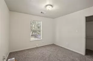 4927 S Cancun Dr, Houston, TX 77045 - Photo 8