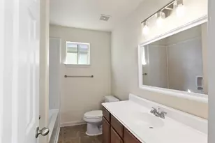 4927 S Cancun Dr, Houston, TX 77045 - Photo 14