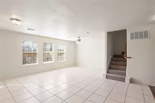 4927 S Cancun Dr, Houston, TX 77045 - Photo 2