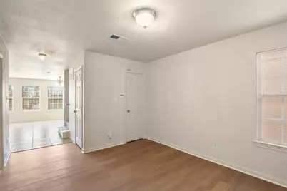 4927 S Cancun Drive, Houston, TX 77045 - Photo 4